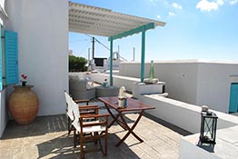 Spacious veranda at the apartment of Kampos Home in Sifnos